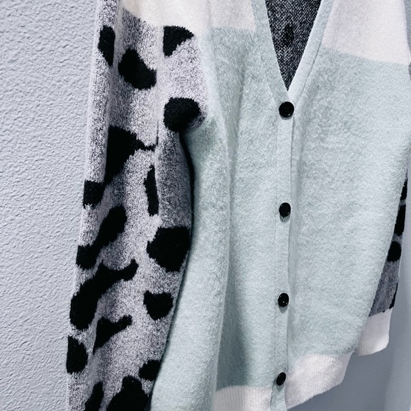 Amoli Funky Women’s Cardigan Blue, Blsck, White Size Large Tiger Print - Picture 4 of 7